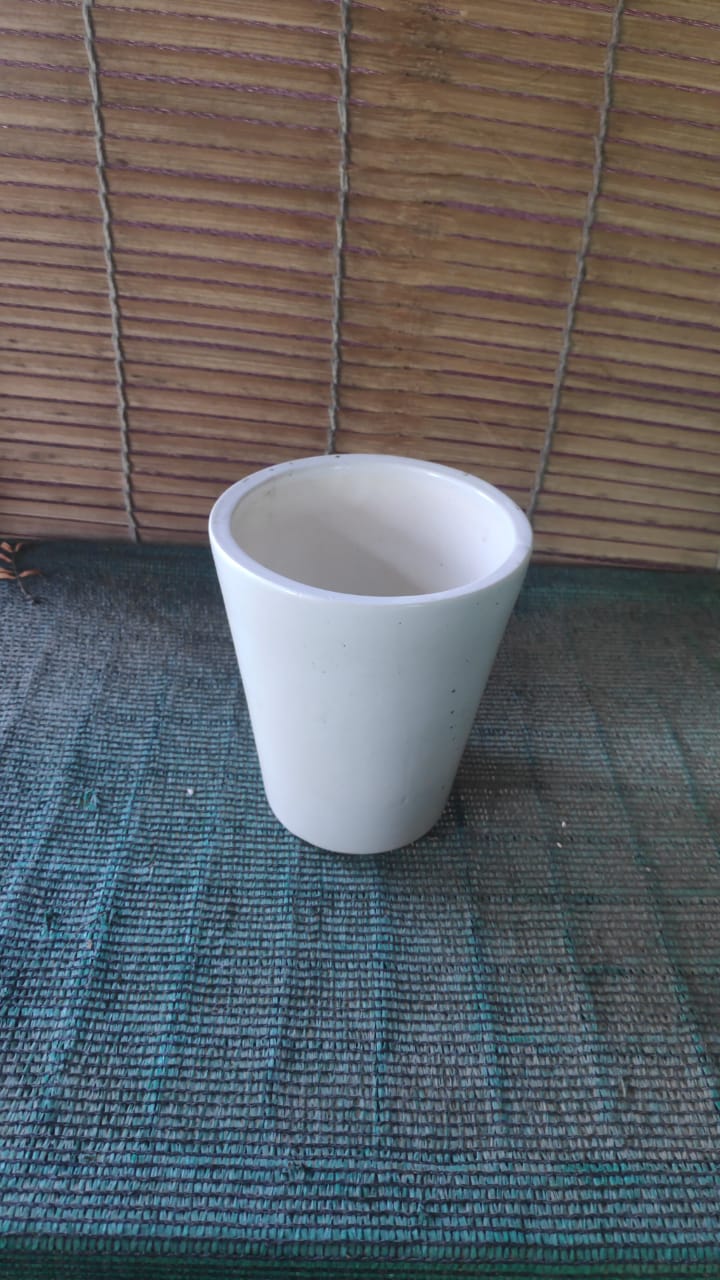 Ceramic Pot: White Long Glass Medium Quality